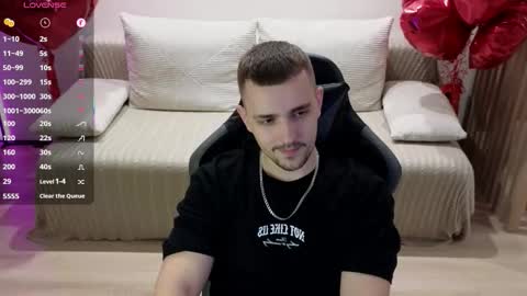 Snapshot of larstar01 chatting on 11/18/25, 09:19 Lars online show from 11/18/25, 09:19