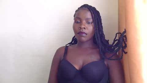 Snapshot of larvy12 chatting on 11/08/25, 05:51 larvy12 online show from 11/08/25, 05:51