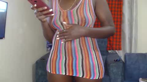 Snapshot of larvy12 chatting on 12/15/25, 02:27 larvy12 online show from 12/15/25, 02:27