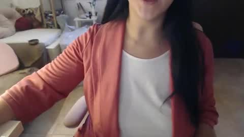 Auri online show from 02/11/25, 02:24