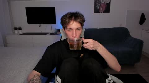 Snapshot of lastnight4you chatting on 12/18/24, 12:21 acie online show from 12/18/24, 12:21