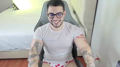 Snapshot of latam_ chatting on 06/19/26, 11:52 YOUR BABY online show from 06/19/26, 11:52