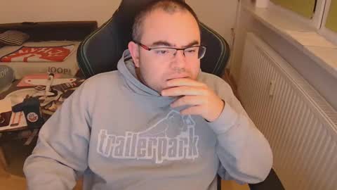 Snapshot of latexboy893 chatting on 11/13/25, 09:36 latexboy893 online show from 11/13/25, 09:36