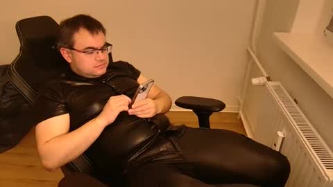 latexboy893 online show from 02/27/26, 09:04
