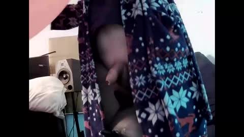 Snapshot of latexchris77 chatting on 12/19/24, 02:02 latexchris77 online show from 12/19/24, 02:02