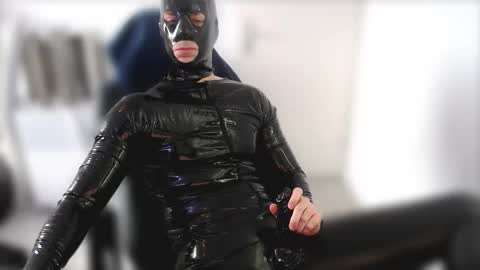 Rubber and Latex online show from 03/27/26, 10:15