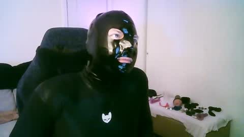 latexminheadroom online show from 04/17/26, 12:24