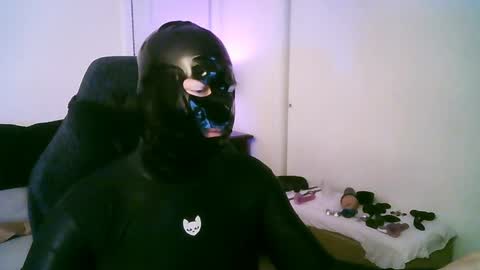 latexminheadroom online show from 04/18/26, 12:47