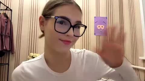 Snapshot of latiapetosa chatting on 07/05/26, 05:42 Mia online show from 07/05/26, 05:42