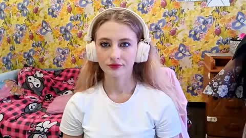 Amelia online show from 10/18/25, 07:53