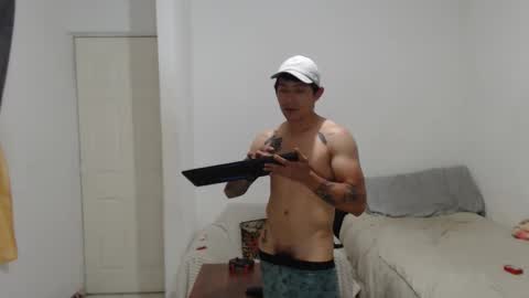 Snapshot of latin_bby chatting on 05/20/26, 09:48 carlos online show from 05/20/26, 09:48