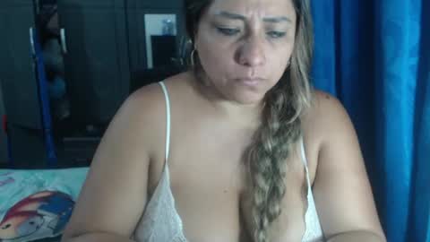 latin_big_boobs online show from 11/28/25, 11:51