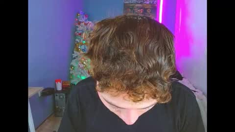 latin_boysxxx_ online show from 11/25/25, 12:10