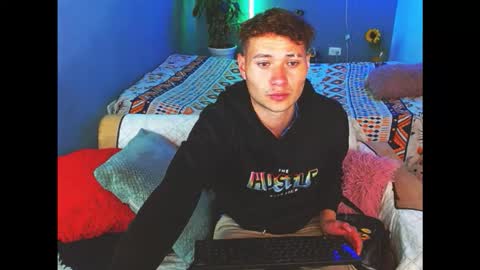 latin_boysxxx_ online show from 01/12/26, 01:33