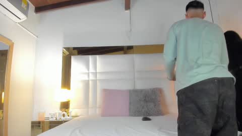 Snapshot of latin_couple20y chatting on 02/06/25, 10:48 Johana y Santiago online show from 02/06/25, 10:48