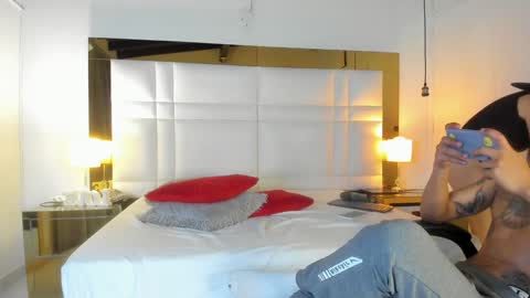 Snapshot of latin_couple20y chatting on 02/07/25, 09:58 Johana y Santiago online show from 02/07/25, 09:58