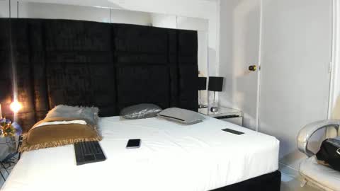 Snapshot of latin_couple20y chatting on 02/24/25, 08:06 Johana y Santiago online show from 02/24/25, 08:06