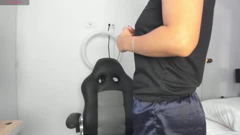 Snapshot of latin_couple20y chatting on 03/02/25, 09:01 Johana y Santiago online show from 03/02/25, 09:01