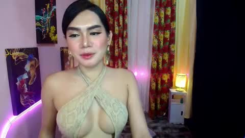 Snapshot of latina_goddes4uxxx chatting on 12/15/24, 05:45 ask me online show from 12/15/24, 05:45