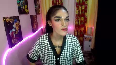 Snapshot of latina_goddes4uxxx chatting on 12/15/24, 12:06 ask me online show from 12/15/24, 12:06