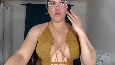 Snapshot of latinaflower_ts chatting on 02/14/25, 02:50 FLOR SALVAJE online show from 02/14/25, 02:50