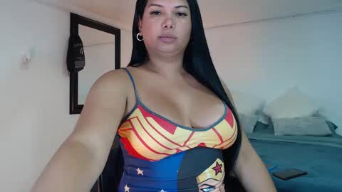 Snapshot of latinaflower_ts chatting on 09/23/25, 12:35 FLOR SALVAJE online show from 09/23/25, 12:35