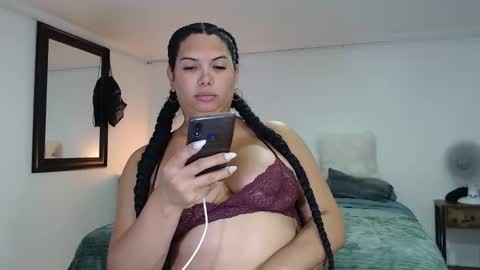 Snapshot of latinaflower_ts chatting on 10/05/25, 08:29 FLOR SALVAJE online show from 10/05/25, 08:29