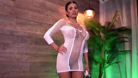 Latina online show from 09/19/25, 05:02