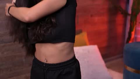 Latina online show from 11/30/25, 01:26