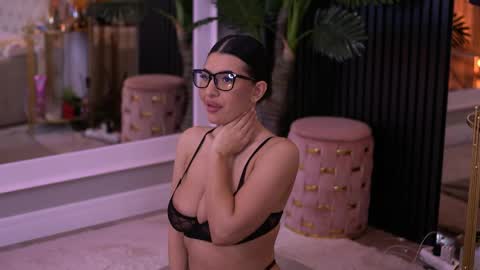 Latina online show from 03/29/26, 05:24