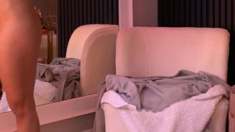 Latina online show from 04/08/26, 04:51