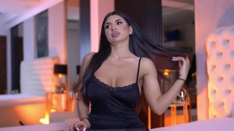 Latina online show from 05/14/26, 06:04