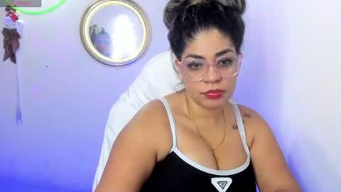 latinamav22 online show from 06/25/26, 02:44