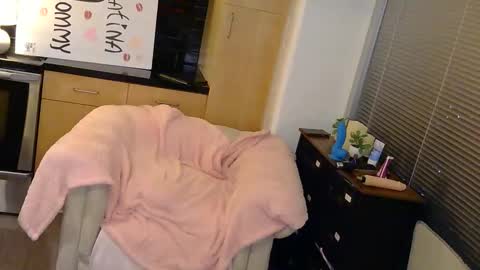 Snapshot of latinamommysilvana chatting on 02/27/26, 01:27 latinamommysilvana online show from 02/27/26, 01:27