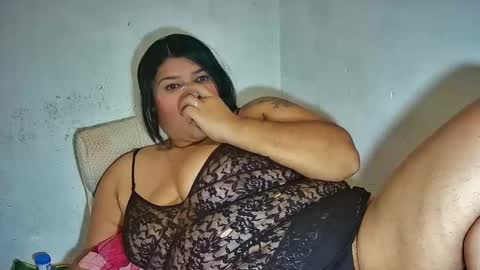 Snapshot of latincurvy1992 chatting on 09/21/25, 04:58 latincurvy1992 online show from 09/21/25, 04:58