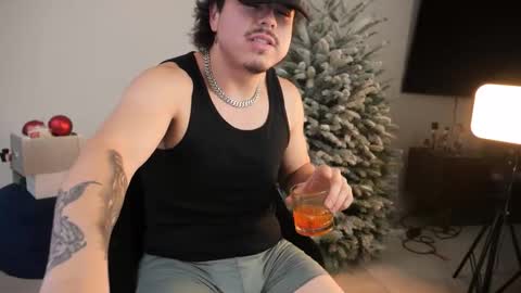 Snapshot of latineat chatting on 11/24/25, 04:56 beltran online show from 11/24/25, 04:56