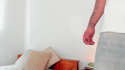 Snapshot of latinevil chatting on 02/18/25, 06:26 Mistress Maddie and Master Jordan  online show from 02/18/25, 06:26