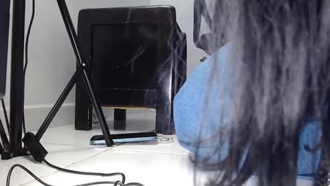 Snapshot of latinfeetqos chatting on 12/20/24, 08:12 Martina April online show from 12/20/24, 08:12