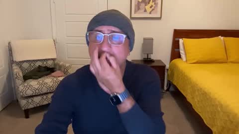 Snapshot of latinnous chatting on 10/29/25, 05:10 QS - INDEPENDENT MODEL online show from 10/29/25, 05:10