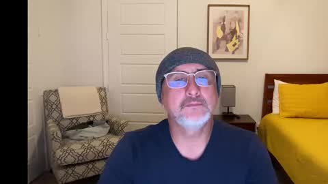 Snapshot of latinnous chatting on 11/23/25, 05:40 QS - INDEPENDENT MODEL online show from 11/23/25, 05:40