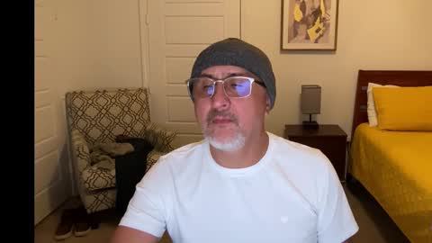 Snapshot of latinnous chatting on 12/03/25, 06:10 QS - INDEPENDENT MODEL online show from 12/03/25, 06:10