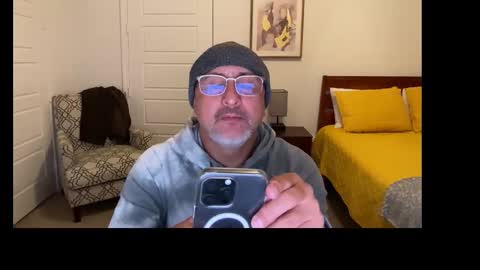 Snapshot of latinnous chatting on 12/04/25, 06:01 QS - INDEPENDENT MODEL online show from 12/04/25, 06:01