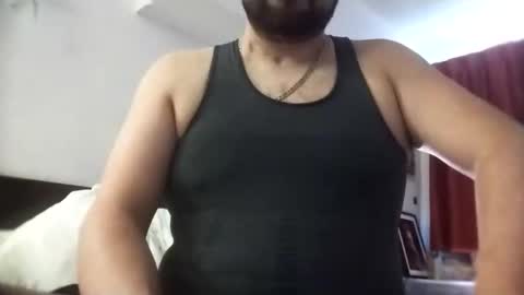 latino_daddy93 online show from 02/13/26, 03:08