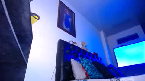 Snapshot of latino_hot_sexy_ chatting on 01/25/25, 07:49 valentina online show from 01/25/25, 07:49