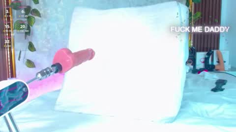 Snapshot of latinoboom1 chatting on 11/06/25, 11:33 andy online show from 11/06/25, 11:33