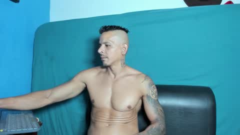 Snapshot of latinshamansex chatting on 10/05/25, 02:43 LatinShaman online show from 10/05/25, 02:43