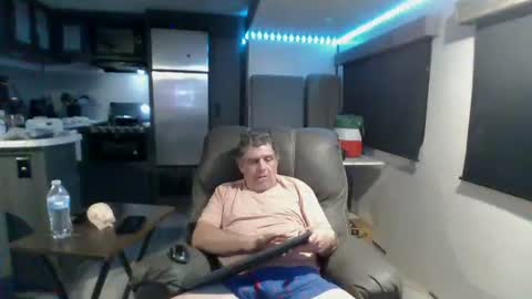 Snapshot of latniter742349 chatting on 02/16/25, 01:36 latniter online show from 02/16/25, 01:36