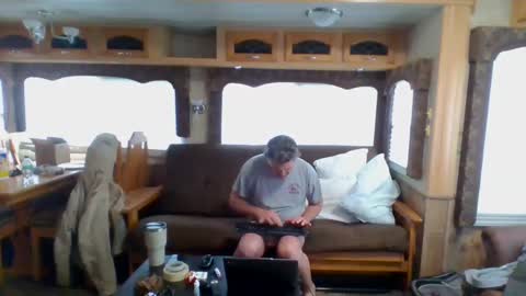 Snapshot of latniter742349 chatting on 02/25/25, 04:10 latniter online show from 02/25/25, 04:10