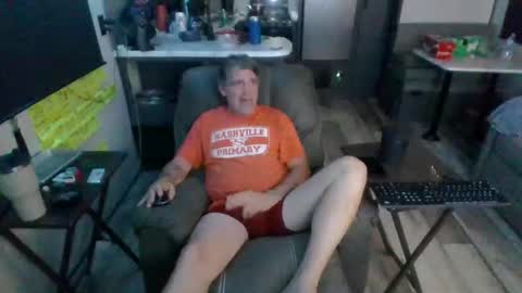 Snapshot of latniter742349 chatting on 10/21/25, 03:51 latniter online show from 10/21/25, 03:51