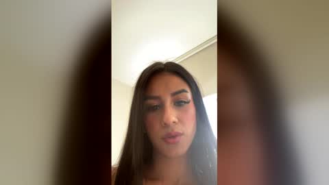 Laura Valmont online show from 03/16/26, 06:56